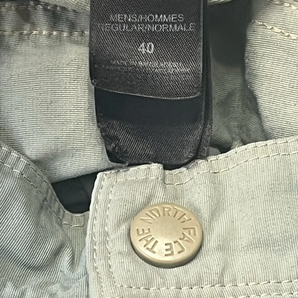 The North Face Shorts Mens 40‎ Mint Green Cargo Flat Front Outdoor Hike *Read*